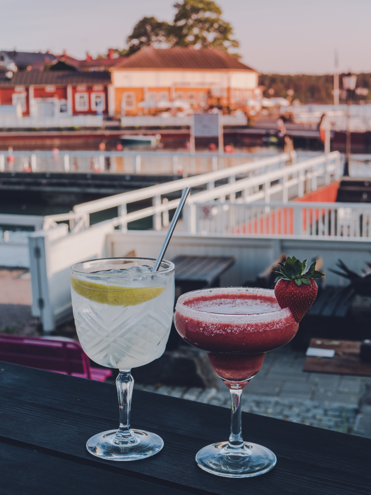 Naantali vinkit ruokamatka ravintolat kahvilat vierasvenesatama kahvila Amadis Harmu cocktail bar baari terassi drinkit